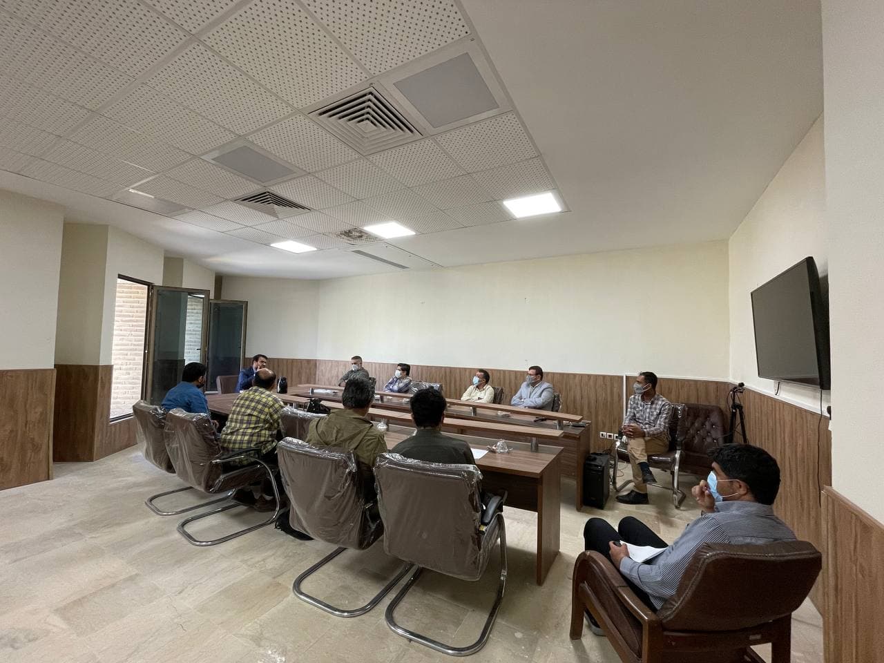 photo_۲۰۲۲-۰۳-۰۲_۰۸-۰۰-۴۲.jpg جلسه با گروه برق